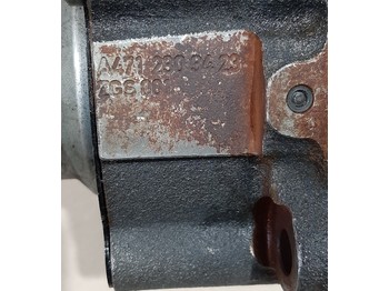 Mercedes Actros MP4 A4712302423 Nebenantrieb - Hydraulische pomp voor Vrachtwagen: afbeelding 1 Mercedes Actros MP4 A4712302423 Nebenantrieb - Hydraulische pomp voor Vrachtwagen: afbeelding 1