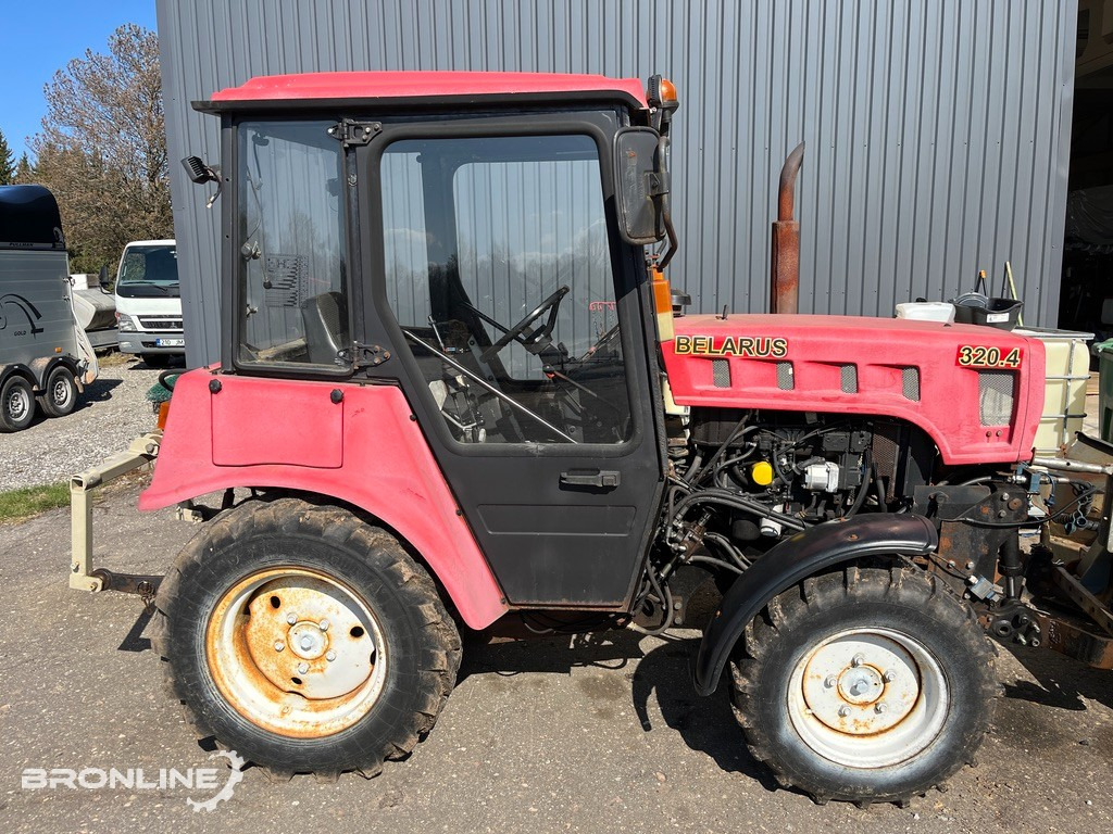 2016 Belarus 320.4 Tractor + Snow plow - Tractor, Sneeuwschuif: afbeelding 4 2016 Belarus 320.4 Tractor + Snow plow - Tractor, Sneeuwschuif: afbeelding 4