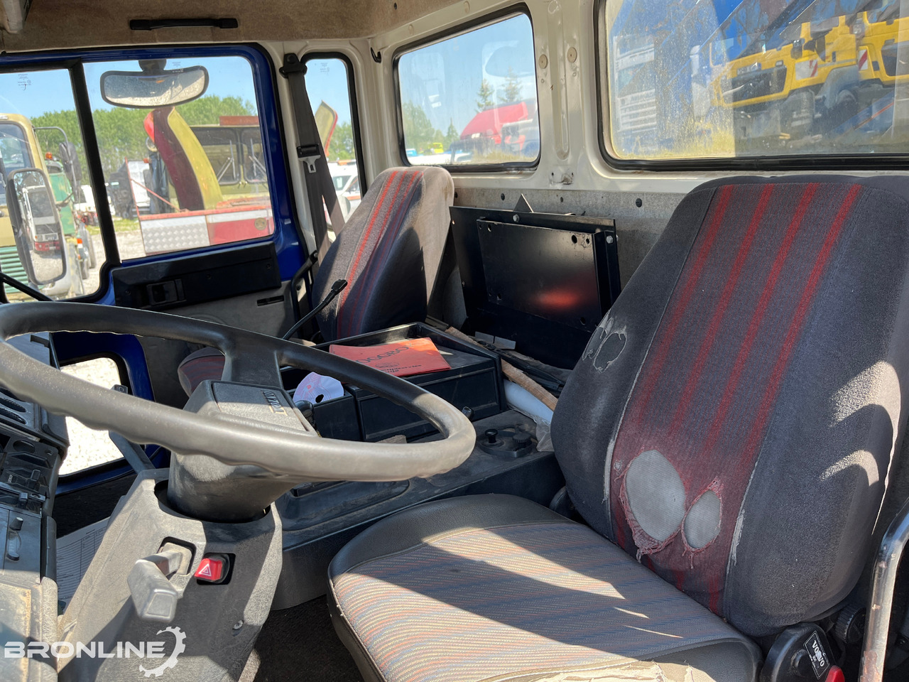 Vrachtwagen met open laadbak, Kraanwagen VOLVO FL611 + Palfinger PK 8200: afbeelding 11