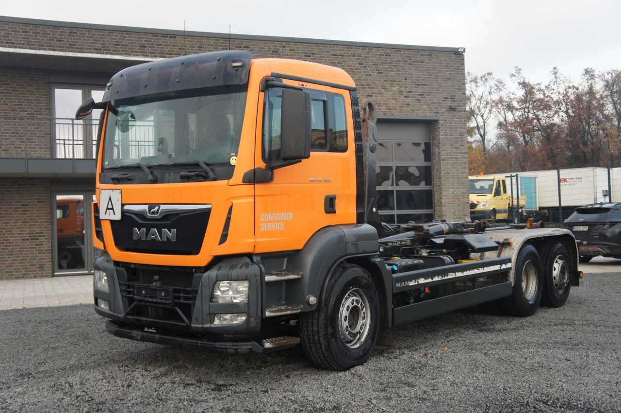 MAN TGS 26.420 Abrollkipper Meiller - Haakarmsysteem vrachtwagen: afbeelding 2 MAN TGS 26.420 Abrollkipper Meiller - Haakarmsysteem vrachtwagen: afbeelding 2