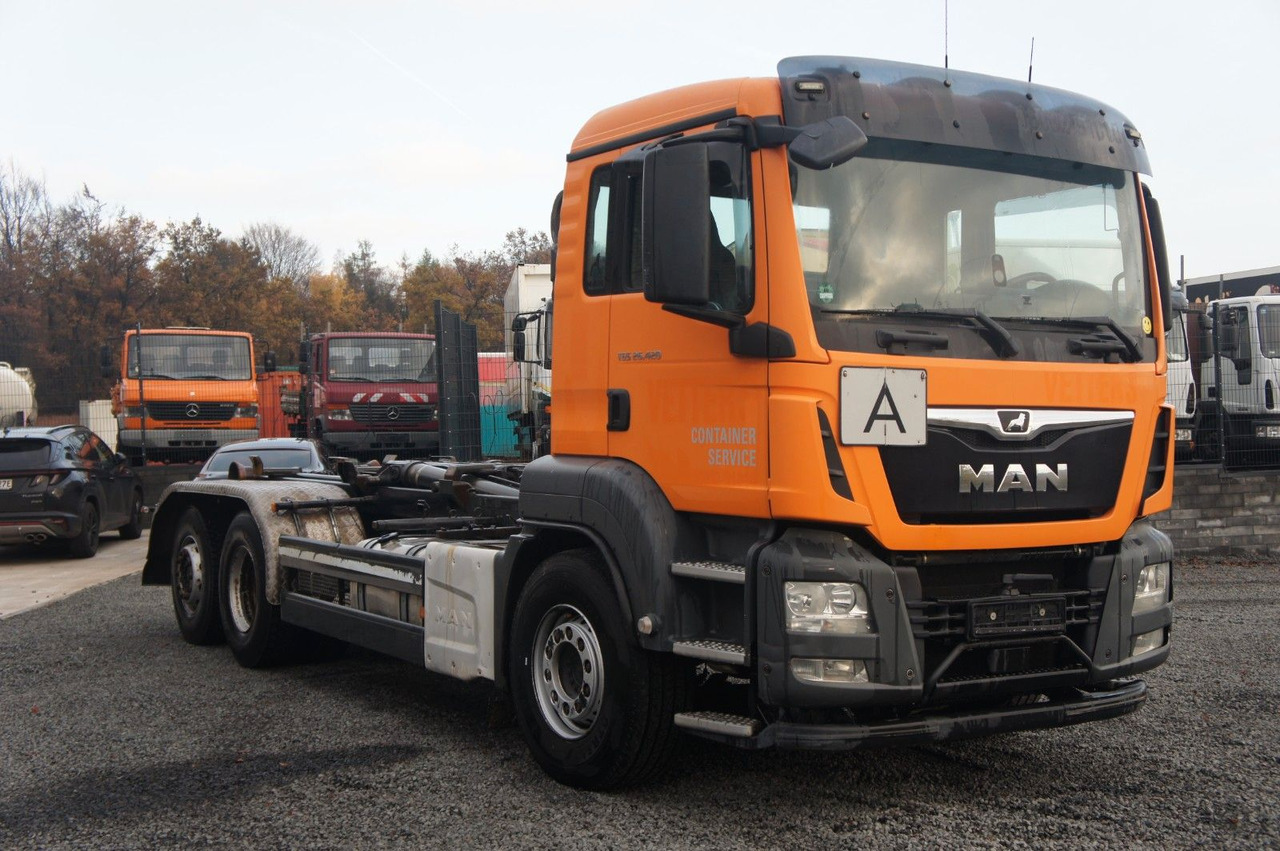 MAN TGS 26.420 Abrollkipper Meiller - Haakarmsysteem vrachtwagen: afbeelding 3 MAN TGS 26.420 Abrollkipper Meiller - Haakarmsysteem vrachtwagen: afbeelding 3