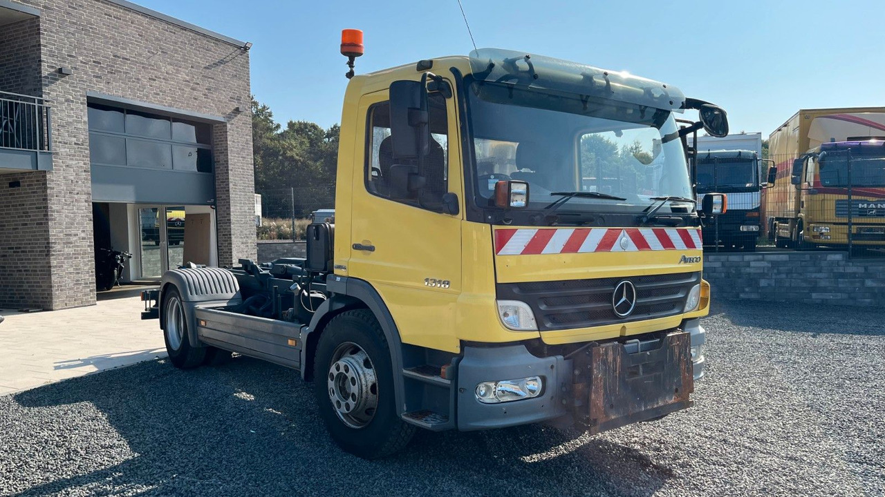 Mercedes-Benz 1318 1218 Abrollkipper Mercedes-Benz 1318 1218 Abrollkipper - Haakarmsysteem vrachtwagen: afbeelding 3 Mercedes-Benz 1318 1218 Abrollkipper Mercedes-Benz 1318 1218 Abrollkipper - Haakarmsysteem vrachtwagen: afbeelding 3