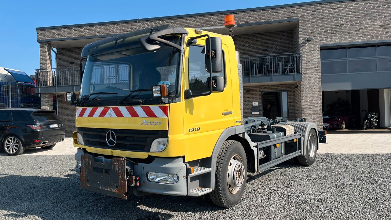 Mercedes-Benz 1318 1218 Abrollkipper Mercedes-Benz 1318 1218 Abrollkipper - Haakarmsysteem vrachtwagen: afbeelding 2 Mercedes-Benz 1318 1218 Abrollkipper Mercedes-Benz 1318 1218 Abrollkipper - Haakarmsysteem vrachtwagen: afbeelding 2