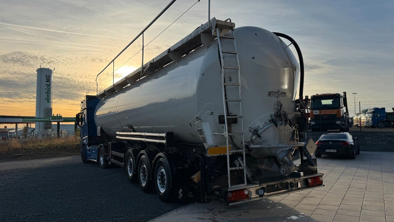 Spitzer SK 2760 CAL GGVS 60m³ Kippsilo - Bulkoplegger: afbeelding 2 Spitzer SK 2760 CAL GGVS 60m³ Kippsilo - Bulkoplegger: afbeelding 2