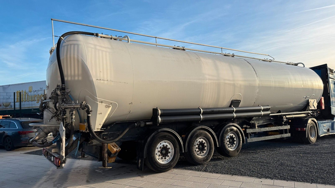 Spitzer SK 2760 CAL GGVS 60m³ Kippsilo - Bulkoplegger: afbeelding 3 Spitzer SK 2760 CAL GGVS 60m³ Kippsilo - Bulkoplegger: afbeelding 3