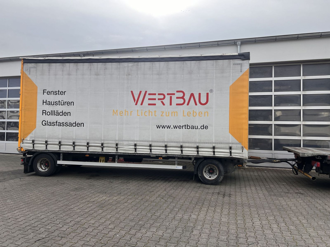 2 Achs Jumbo- Planenanhänger - Schuifzeilen vrachtwagen: afbeelding 2 2 Achs Jumbo- Planenanhänger - Schuifzeilen vrachtwagen: afbeelding 2