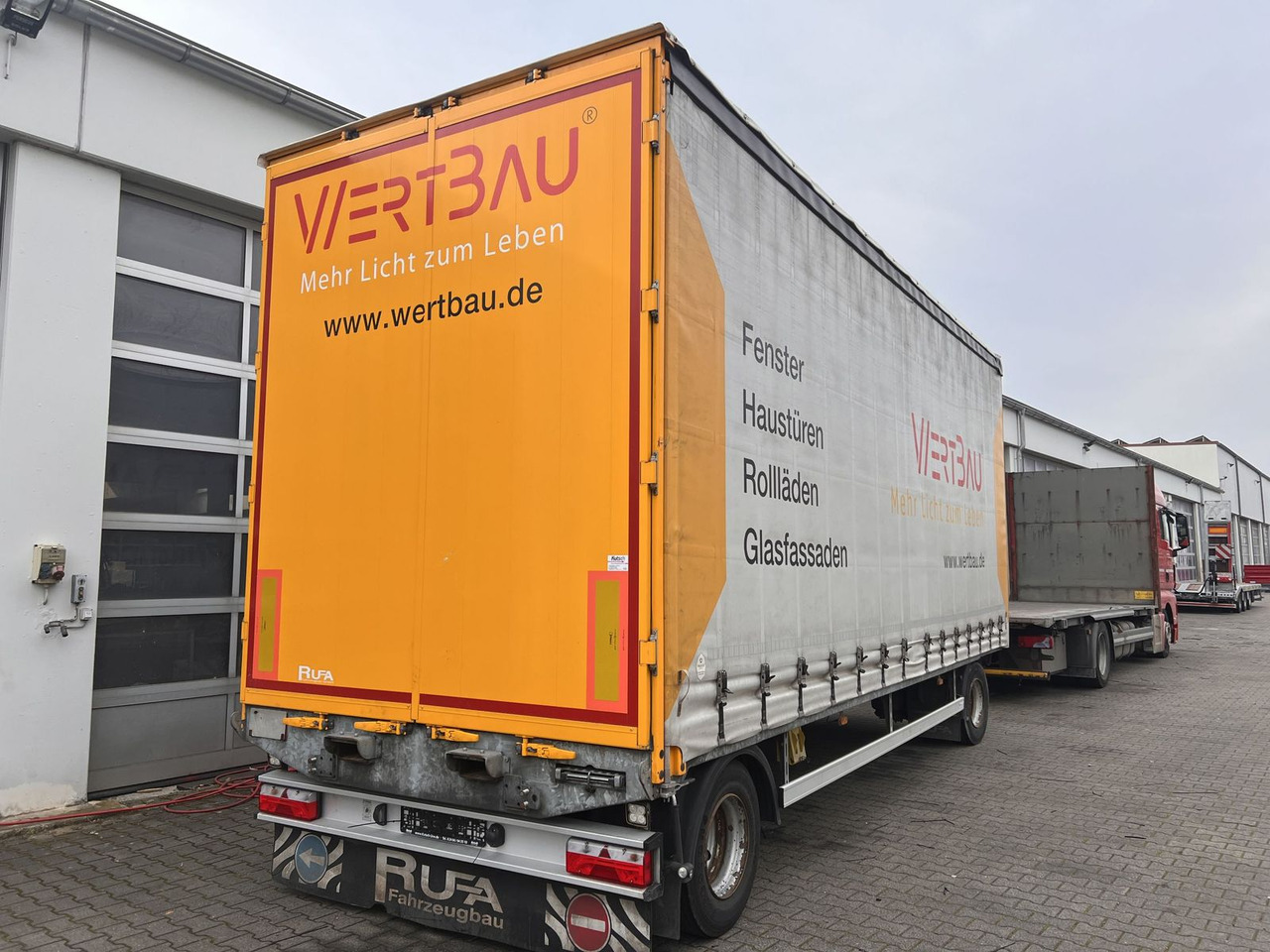 2 Achs Jumbo- Planenanhänger - Schuifzeilen vrachtwagen: afbeelding 4 2 Achs Jumbo- Planenanhänger - Schuifzeilen vrachtwagen: afbeelding 4