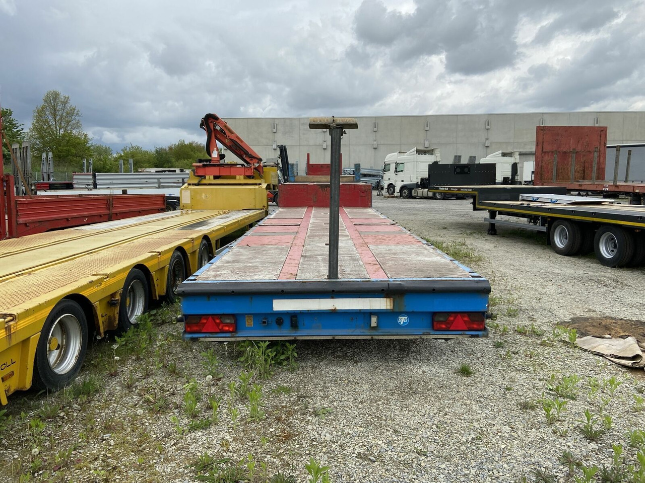 3 Achs Satteltieflader Platofür Fertigteile ode - Dieplader oplegger: afbeelding 3 3 Achs Satteltieflader Platofür Fertigteile ode - Dieplader oplegger: afbeelding 3