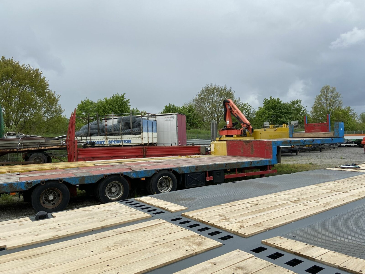 3 Achs Satteltieflader Platofür Fertigteile ode - Dieplader oplegger: afbeelding 4 3 Achs Satteltieflader Platofür Fertigteile ode - Dieplader oplegger: afbeelding 4