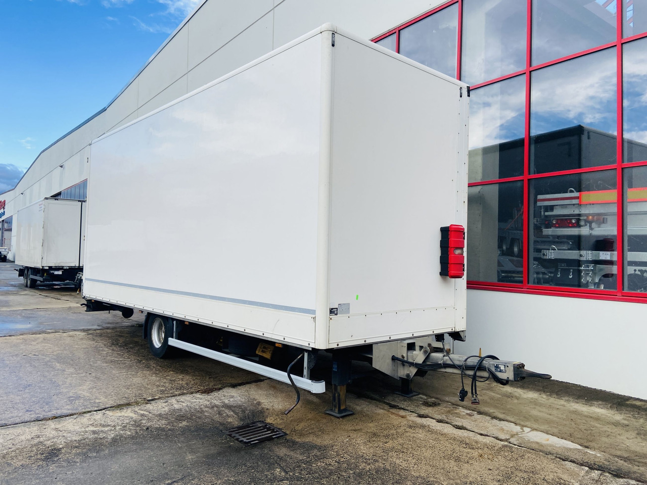 Ackermann Z-KA-F10.5/7,6 1 Achs Planenanhänger 10,5 t GG - Gesloten aanhangwagen: afbeelding 5 Ackermann Z-KA-F10.5/7,6 1 Achs Planenanhänger 10,5 t GG - Gesloten aanhangwagen: afbeelding 5