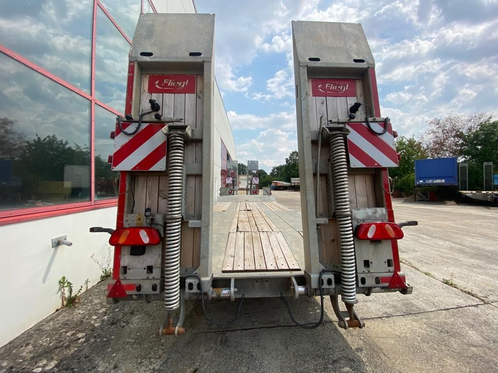 Fliegl DTS 300 3 Achs Tiefladeranhänger - Dieplader aanhangwagen: afbeelding 5 Fliegl DTS 300 3 Achs Tiefladeranhänger - Dieplader aanhangwagen: afbeelding 5