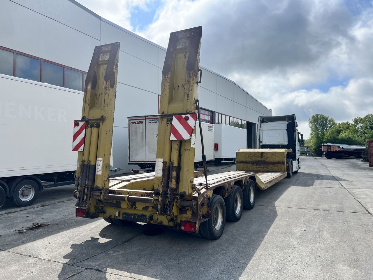 Langendorf 3 Achs Tiefbett- Satteltieflader - Dieplader oplegger: afbeelding 3 Langendorf 3 Achs Tiefbett- Satteltieflader - Dieplader oplegger: afbeelding 3