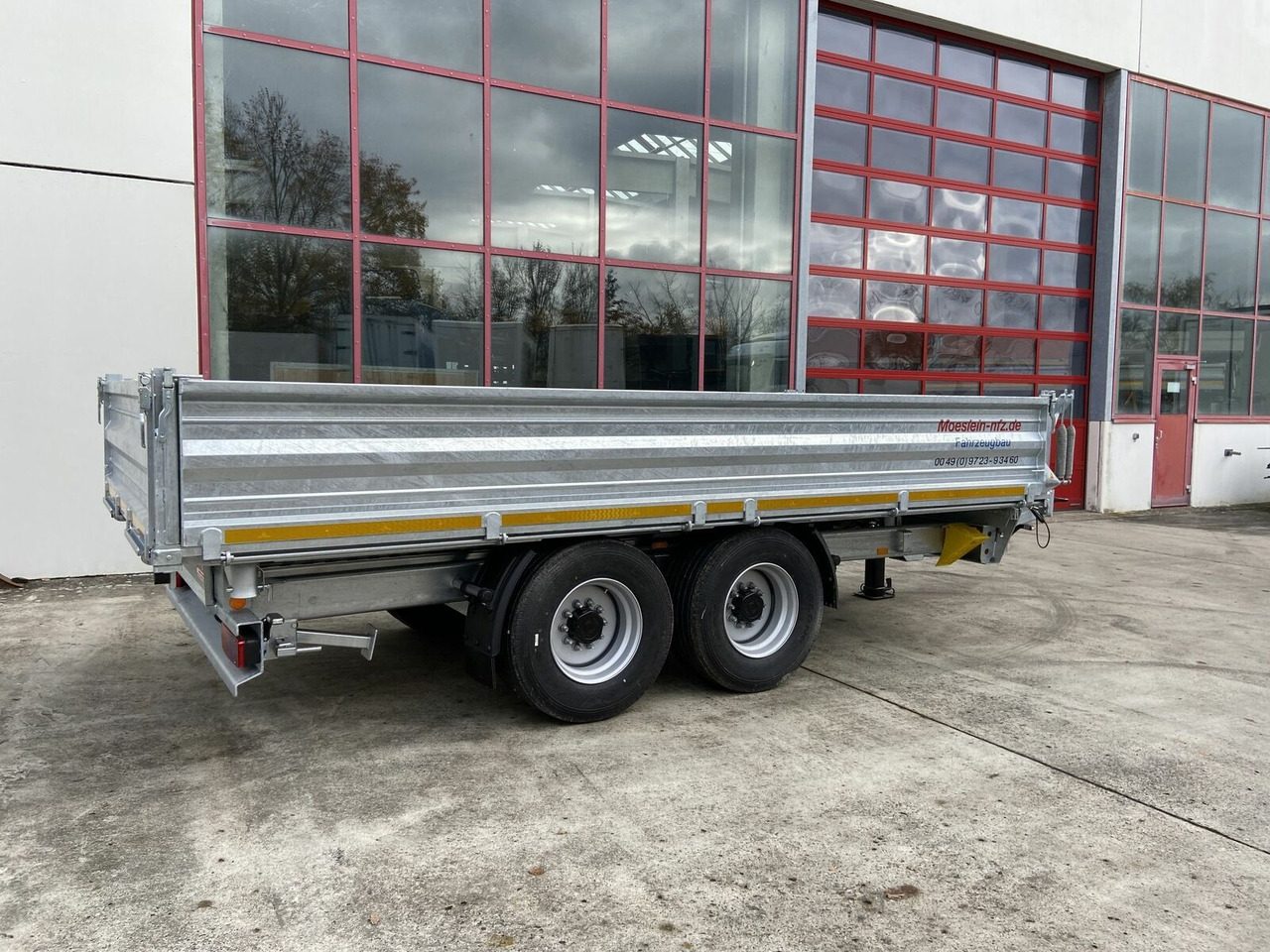 Möslein 14 t Tandem- Kipper Tieflader 5,70 m lang, Brei - Kipper aanhangwagen: afbeelding 4 Möslein 14 t Tandem- Kipper Tieflader 5,70 m lang, Brei - Kipper aanhangwagen: afbeelding 4