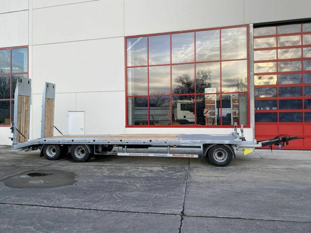 Möslein 3 Achs Tieflader mit gerader Ladefläche 8,10 m, - Dieplader aanhangwagen: afbeelding 1 Möslein 3 Achs Tieflader mit gerader Ladefläche 8,10 m, - Dieplader aanhangwagen: afbeelding 1