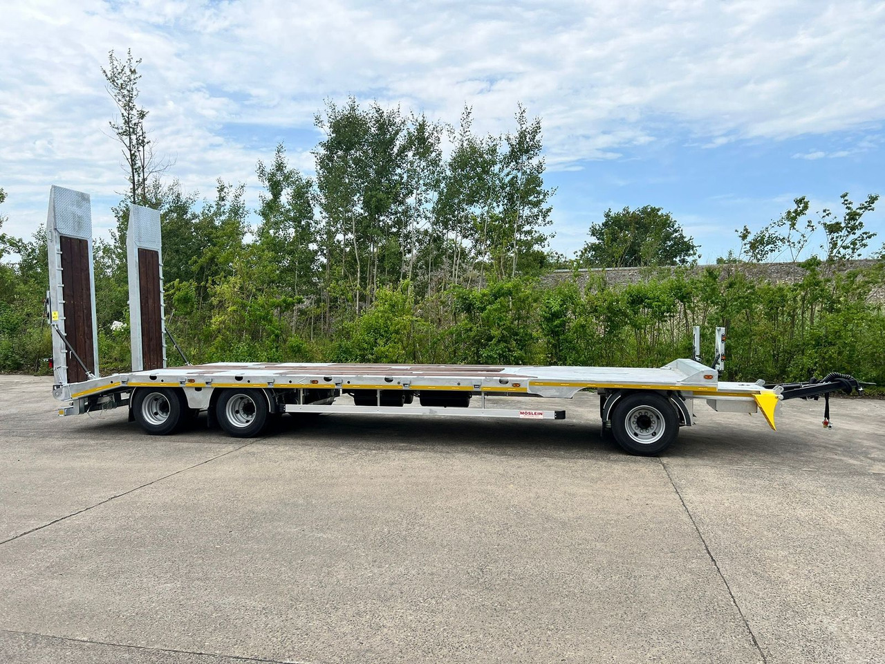 Möslein 3 Achs Tieflader mit gerader Ladefläche 9 m, Ne - Dieplader aanhangwagen: afbeelding 5 Möslein 3 Achs Tieflader mit gerader Ladefläche 9 m, Ne - Dieplader aanhangwagen: afbeelding 5