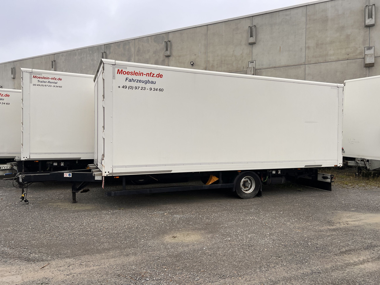 Möslein EK 1- D 7,3 1 Achs Kofferanhänger Durchladen7,08 m lang - Gesloten aanhangwagen: afbeelding 1 Möslein EK 1- D 7,3 1 Achs Kofferanhänger Durchladen7,08 m lang - Gesloten aanhangwagen: afbeelding 1