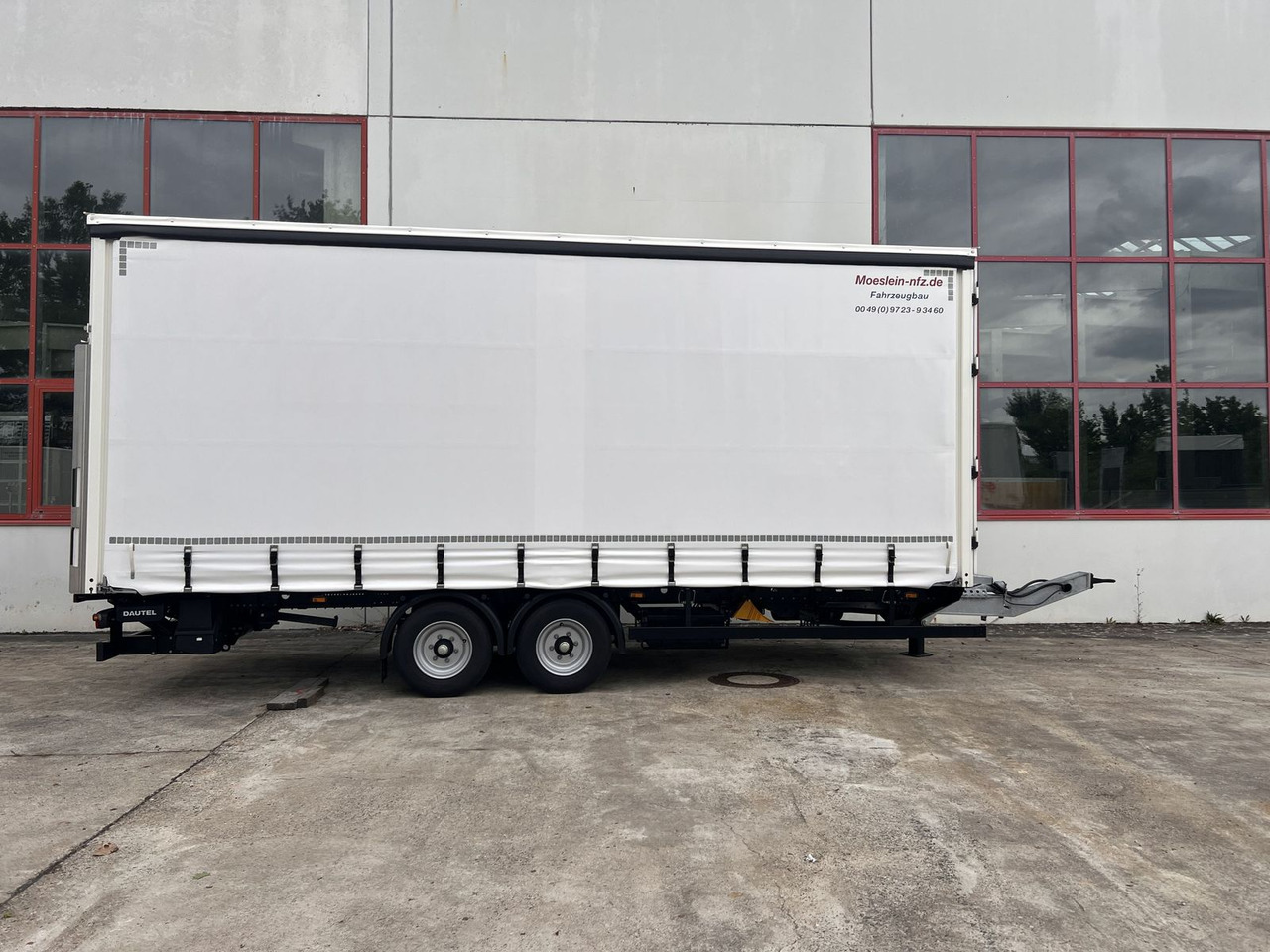 Möslein Planenanhänger, Ladebordwand + Durchladbar neuw - Schuifzeilen vrachtwagen: afbeelding 1 Möslein Planenanhänger, Ladebordwand + Durchladbar neuw - Schuifzeilen vrachtwagen: afbeelding 1