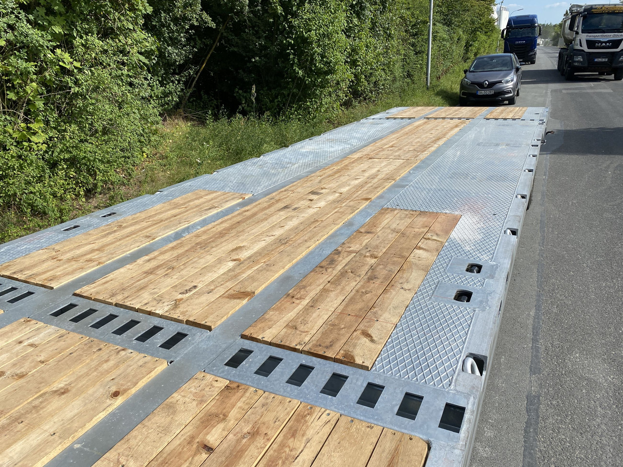 Möslein ST 3-Plato 9,4 3 Achs Satteltieflader Plato 45 t GGfür Fertigteile, Baumaschinen oder Container - Vlakke/ Open oplegger: afbeelding 4 Möslein ST 3-Plato 9,4 3 Achs Satteltieflader Plato 45 t GGfür Fertigteile, Baumaschinen oder Container - Vlakke/ Open oplegger: afbeelding 4