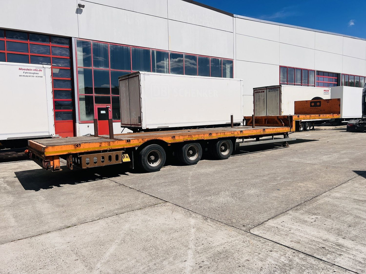Möslein STO 3 Schwebheim 3 Achs Satteltieflader Plato 45 t GGfür Fertigteile, Baumaschinen oder Container - Dieplader oplegger: afbeelding 2 Möslein STO 3 Schwebheim 3 Achs Satteltieflader Plato 45 t GGfür Fertigteile, Baumaschinen oder Container - Dieplader oplegger: afbeelding 2
