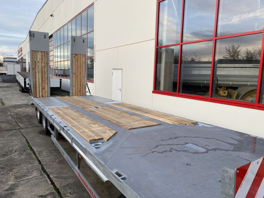 Möslein T 3-8,20 P VB H1 Blatt 3 Achs Tieflader mit gerader Ladefläche 8,10 m, Neufahrzeug - Dieplader aanhangwagen: afbeelding 5 Möslein T 3-8,20 P VB H1 Blatt 3 Achs Tieflader mit gerader Ladefläche 8,10 m, Neufahrzeug - Dieplader aanhangwagen: afbeelding 5