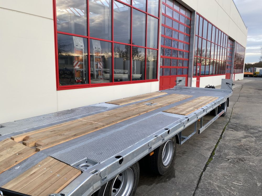 Möslein T 3-8,20 P VB H1 Blatt 3 Achs Tieflader mit gerader Ladefläche 8,10 m, Neufahrzeug - Dieplader aanhangwagen: afbeelding 4 Möslein T 3-8,20 P VB H1 Blatt 3 Achs Tieflader mit gerader Ladefläche 8,10 m, Neufahrzeug - Dieplader aanhangwagen: afbeelding 4