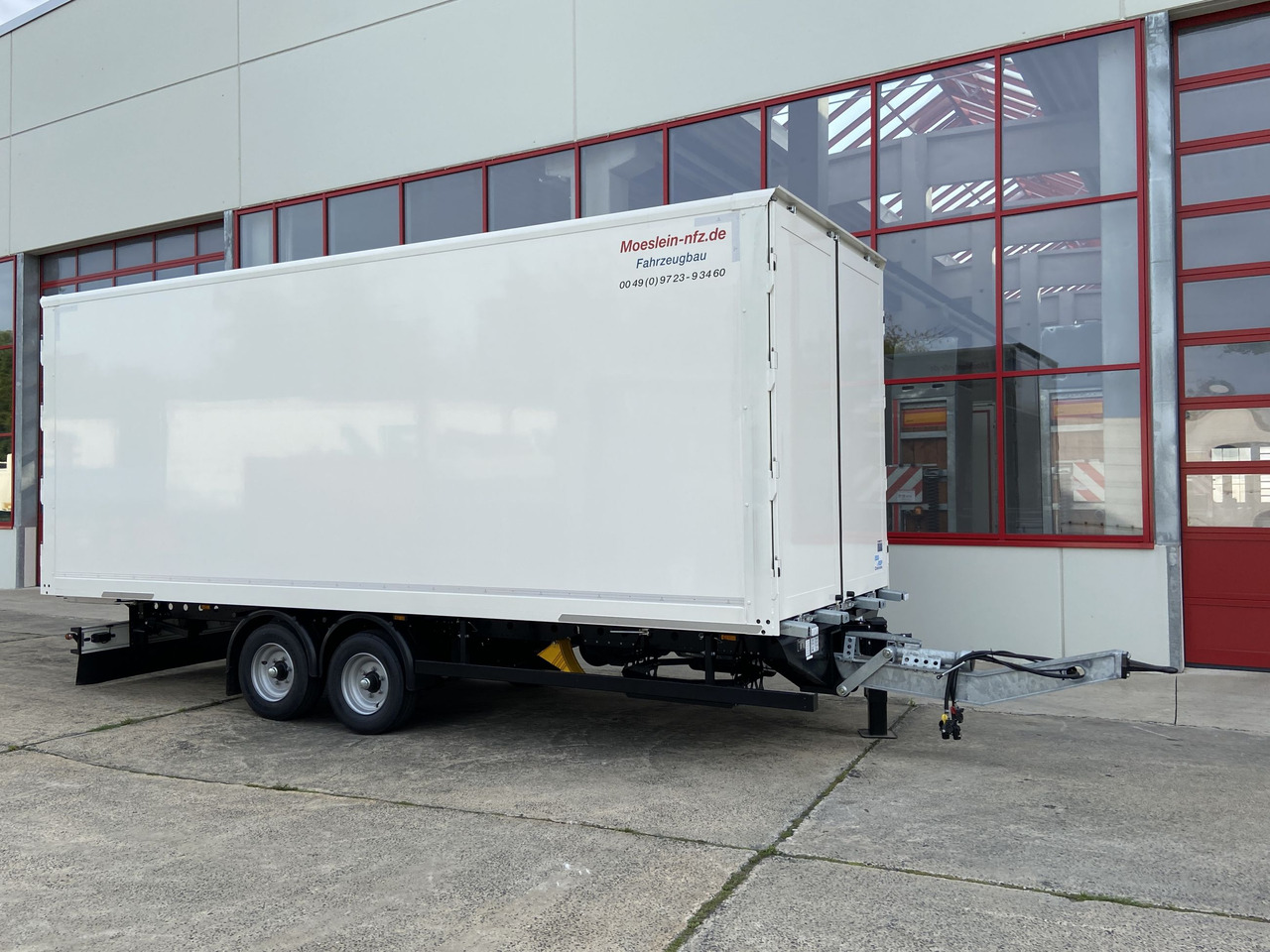 Möslein TKO 105 D 7m weiß Tandem- Koffer, Durchladbar, -- Neufahrzeug -- - Gesloten aanhangwagen: afbeelding 2 Möslein TKO 105 D 7m weiß Tandem- Koffer, Durchladbar, -- Neufahrzeug -- - Gesloten aanhangwagen: afbeelding 2