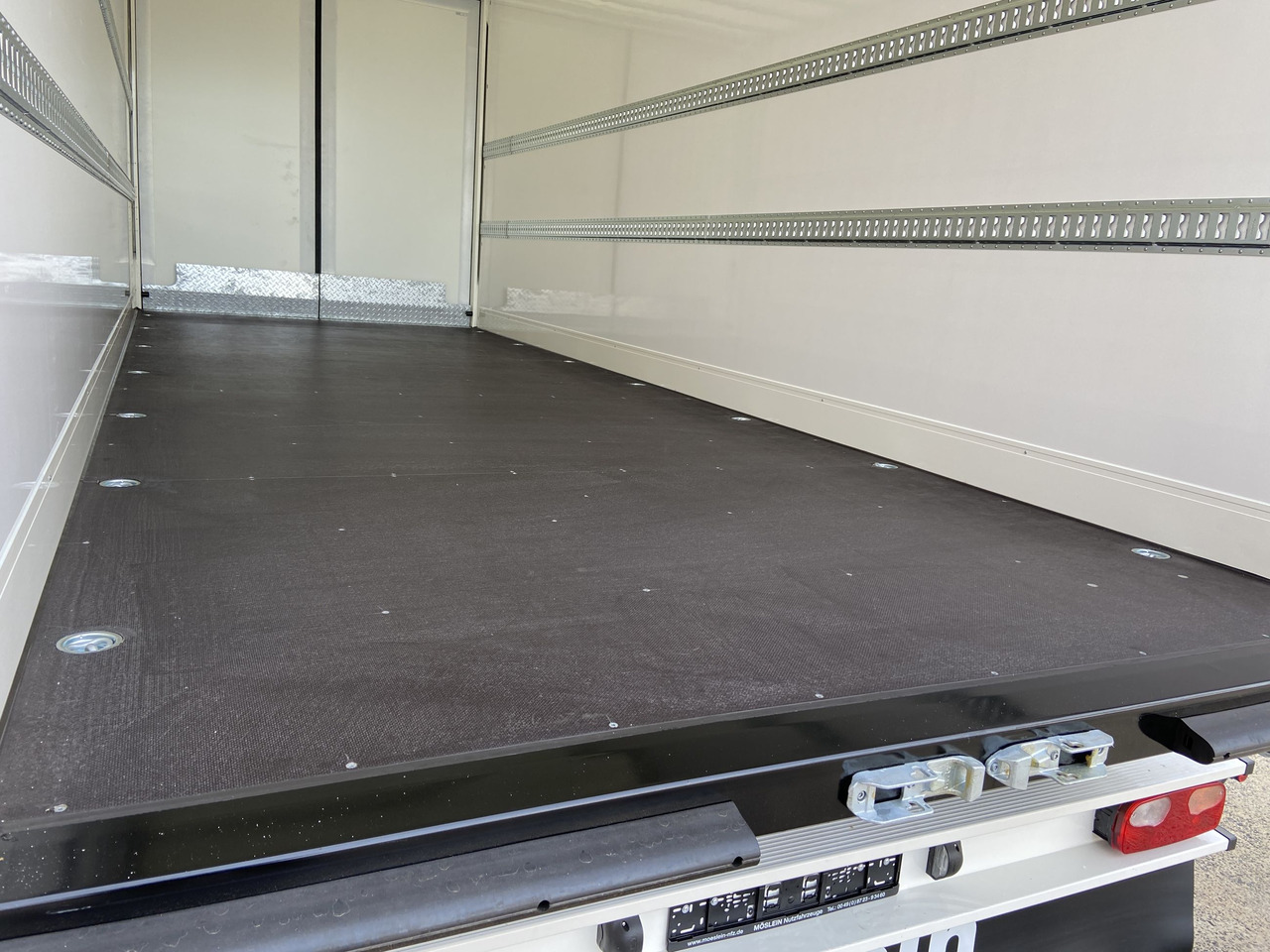 Möslein TKO 105 D 7m weiß Tandem- Koffer, Durchladbar, -- Neufahrzeug -- - Gesloten aanhangwagen: afbeelding 4 Möslein TKO 105 D 7m weiß Tandem- Koffer, Durchladbar, -- Neufahrzeug -- - Gesloten aanhangwagen: afbeelding 4