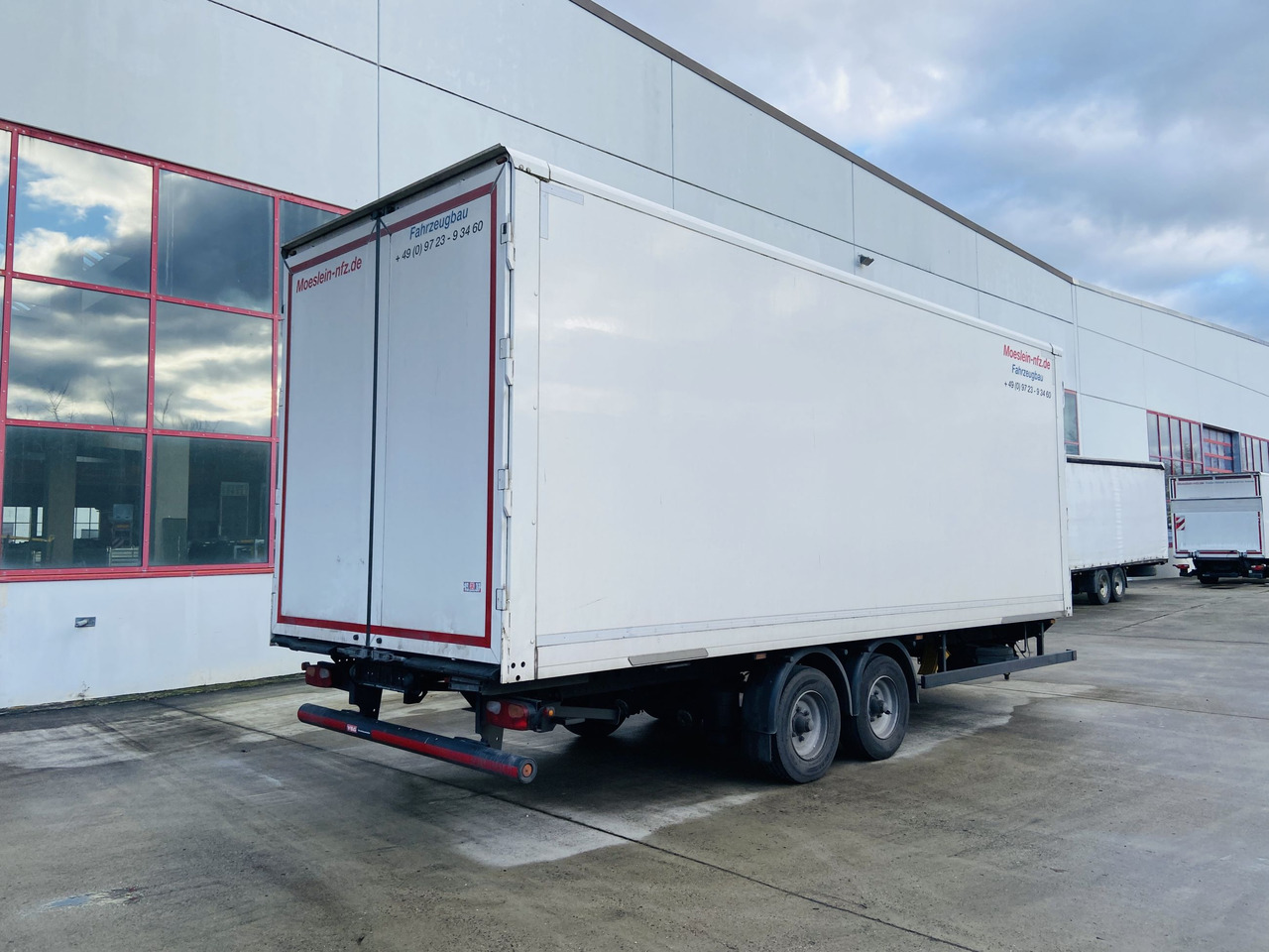 Möslein TKO 105 D 7m weiß Tandem- Koffer, Durchladbar, Neuwertig - Gesloten aanhangwagen: afbeelding 4 Möslein TKO 105 D 7m weiß Tandem- Koffer, Durchladbar, Neuwertig - Gesloten aanhangwagen: afbeelding 4