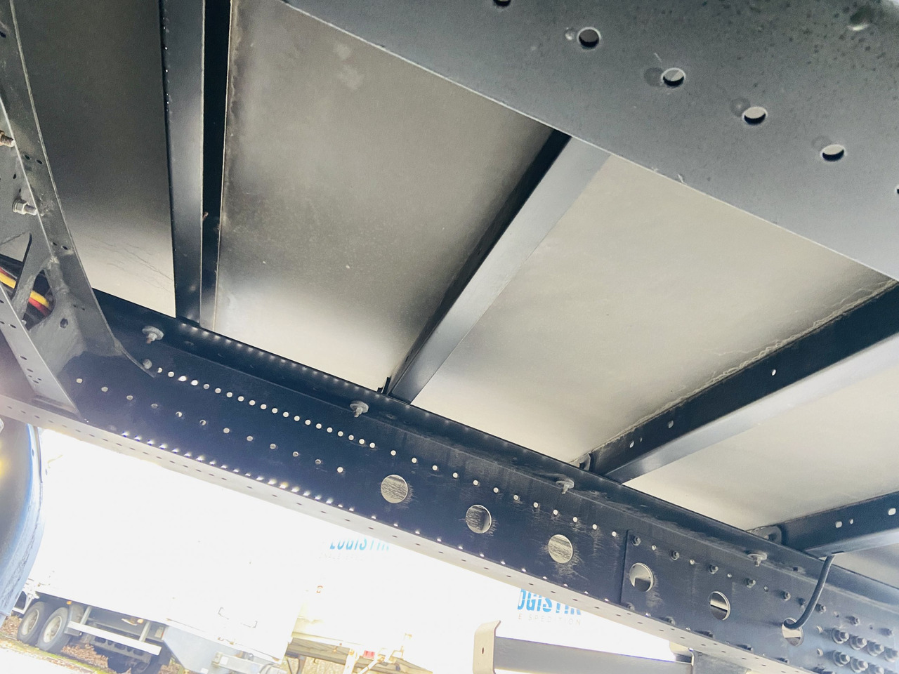 Möslein TKO 105 D 7m weiß Tandem- Koffer, Durchladbar, Neuwertig - Gesloten aanhangwagen: afbeelding 2 Möslein TKO 105 D 7m weiß Tandem- Koffer, Durchladbar, Neuwertig - Gesloten aanhangwagen: afbeelding 2