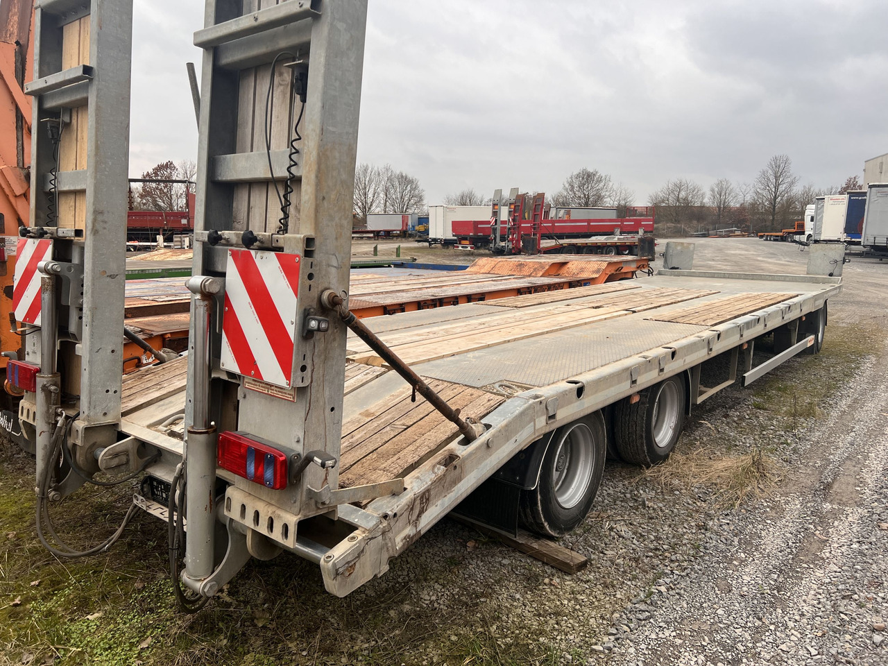 Möslein TO 3 F Schwebheim 3 Achs Tiefladeranhänger 9 m Ladefläche - Dieplader aanhangwagen: afbeelding 3 Möslein TO 3 F Schwebheim 3 Achs Tiefladeranhänger 9 m Ladefläche - Dieplader aanhangwagen: afbeelding 3