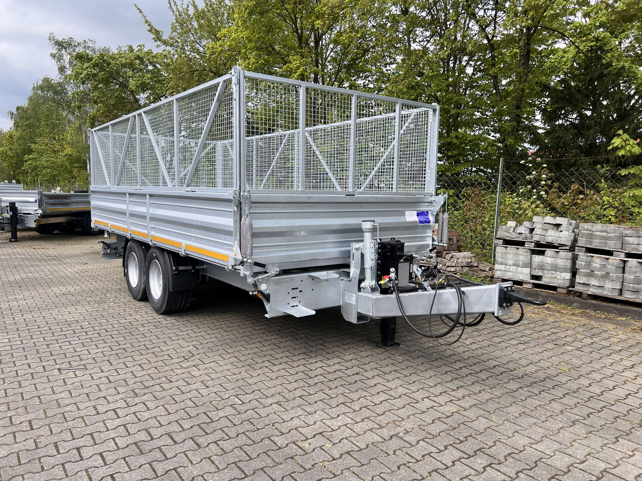Möslein TTD 14 5,70 m 14 t Tandem- Kipper Tieflader 5,70 m lang, Breite Reifen-- Neufahrzeug -- - Kipper aanhangwagen: afbeelding 2 Möslein TTD 14 5,70 m 14 t Tandem- Kipper Tieflader 5,70 m lang, Breite Reifen-- Neufahrzeug -- - Kipper aanhangwagen: afbeelding 2