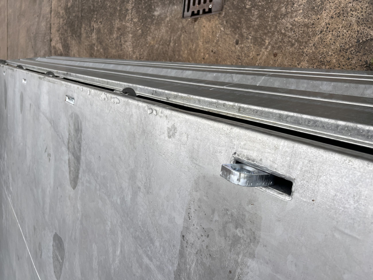 Möslein TTD 19 AB 19 t Tandem 3 Seiten Kipper TiefladerAufsatzbordwänden-- Neufahrzeug -- - Kipper aanhangwagen: afbeelding 3 Möslein TTD 19 AB 19 t Tandem 3 Seiten Kipper TiefladerAufsatzbordwänden-- Neufahrzeug -- - Kipper aanhangwagen: afbeelding 3