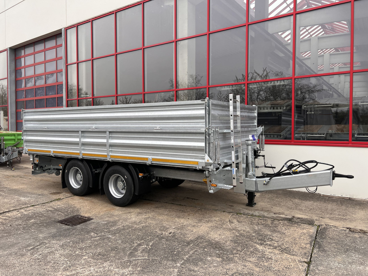 Möslein TTD 19 AB 19 t Tandem 3 Seiten Kipper TiefladerAufsatzbordwänden-- Neufahrzeug -- - Kipper aanhangwagen: afbeelding 4 Möslein TTD 19 AB 19 t Tandem 3 Seiten Kipper TiefladerAufsatzbordwänden-- Neufahrzeug -- - Kipper aanhangwagen: afbeelding 4