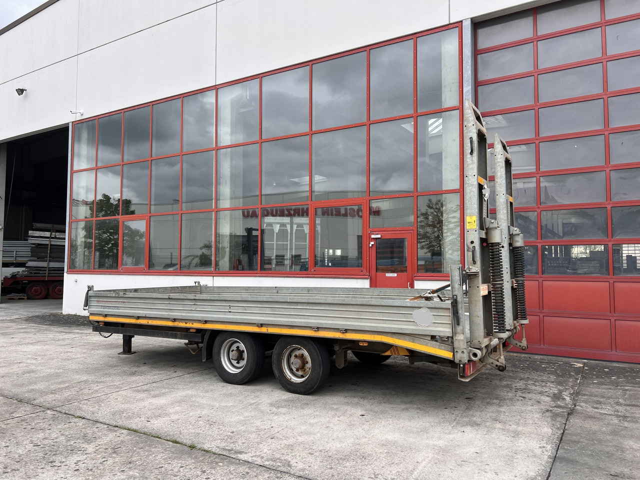 Möslein TTS 13 Schwebheim 13 t Tandemtieflader - Dieplader aanhangwagen: afbeelding 4 Möslein TTS 13 Schwebheim 13 t Tandemtieflader - Dieplader aanhangwagen: afbeelding 4