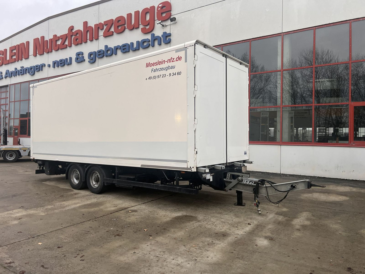 Möslein Tandem Koffer mit Ladebordwand 1,5 t + Durchlad - Gesloten aanhangwagen: afbeelding 2 Möslein Tandem Koffer mit Ladebordwand 1,5 t + Durchlad - Gesloten aanhangwagen: afbeelding 2