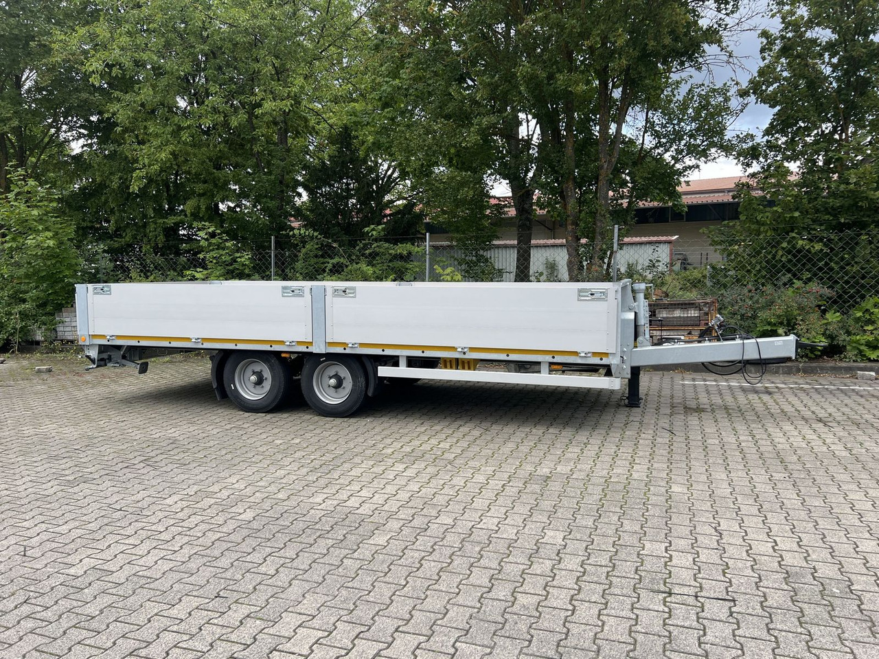 Möslein Tandem Pritsche- Tieflader mit Rungentaschen - Dieplader aanhangwagen: afbeelding 3 Möslein Tandem Pritsche- Tieflader mit Rungentaschen - Dieplader aanhangwagen: afbeelding 3