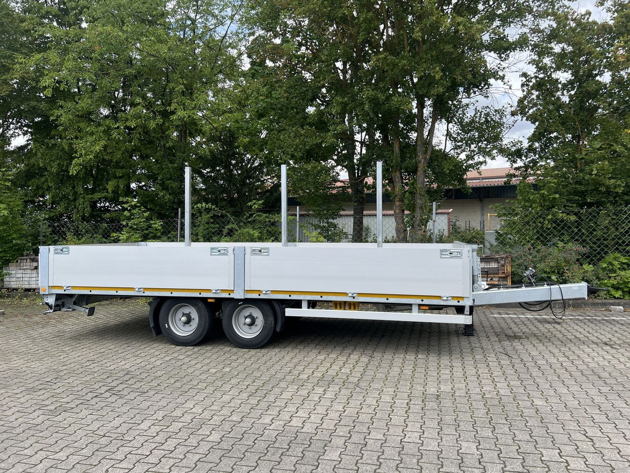 Möslein Tandem Pritsche- Tieflader mit Rungentaschen - Dieplader aanhangwagen: afbeelding 1 Möslein Tandem Pritsche- Tieflader mit Rungentaschen - Dieplader aanhangwagen: afbeelding 1