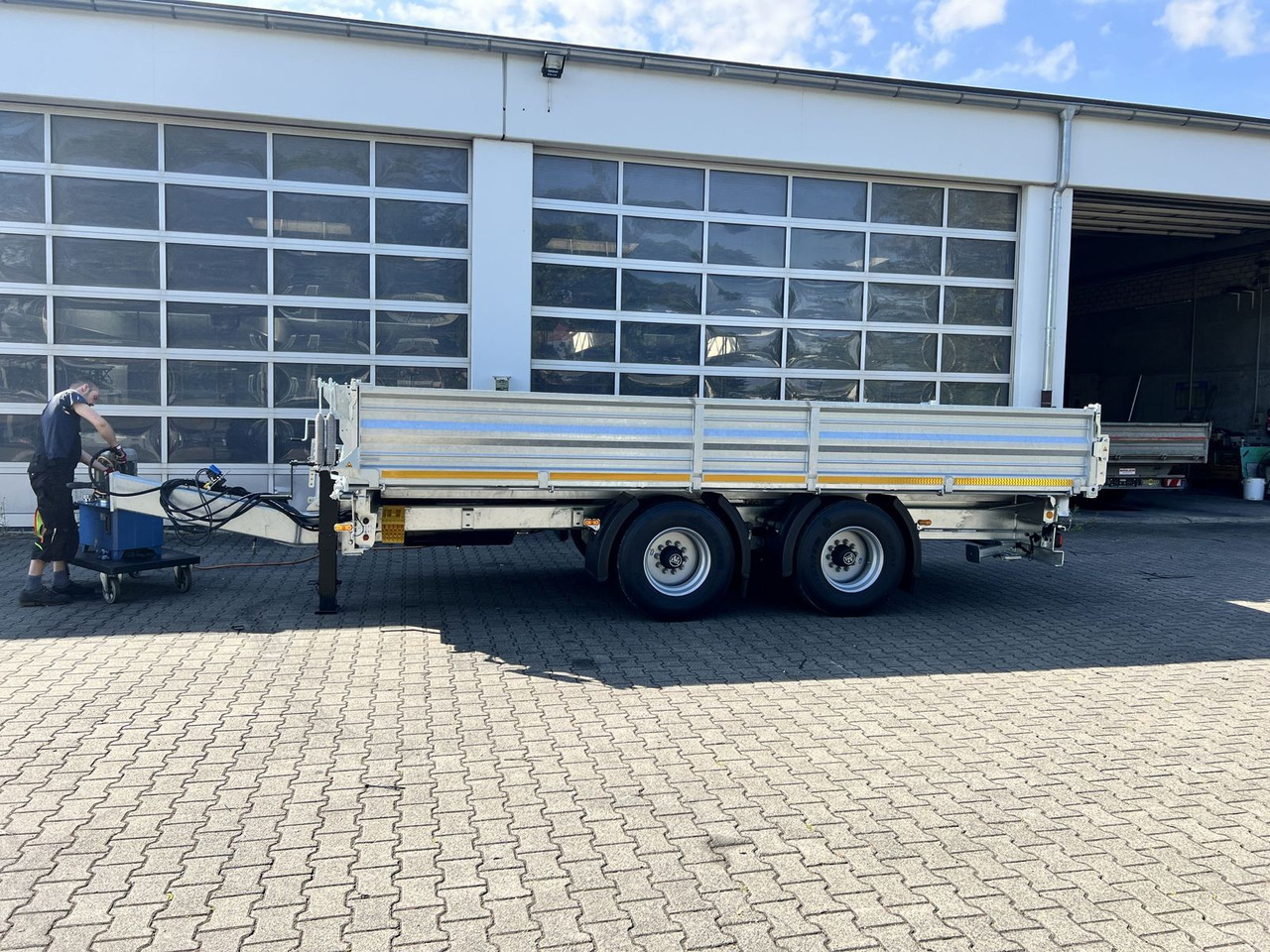 Möslein neuer 19 t Tandemkipper- Tieflader hydraulische - Kipper aanhangwagen: afbeelding 2 Möslein neuer 19 t Tandemkipper- Tieflader hydraulische - Kipper aanhangwagen: afbeelding 2