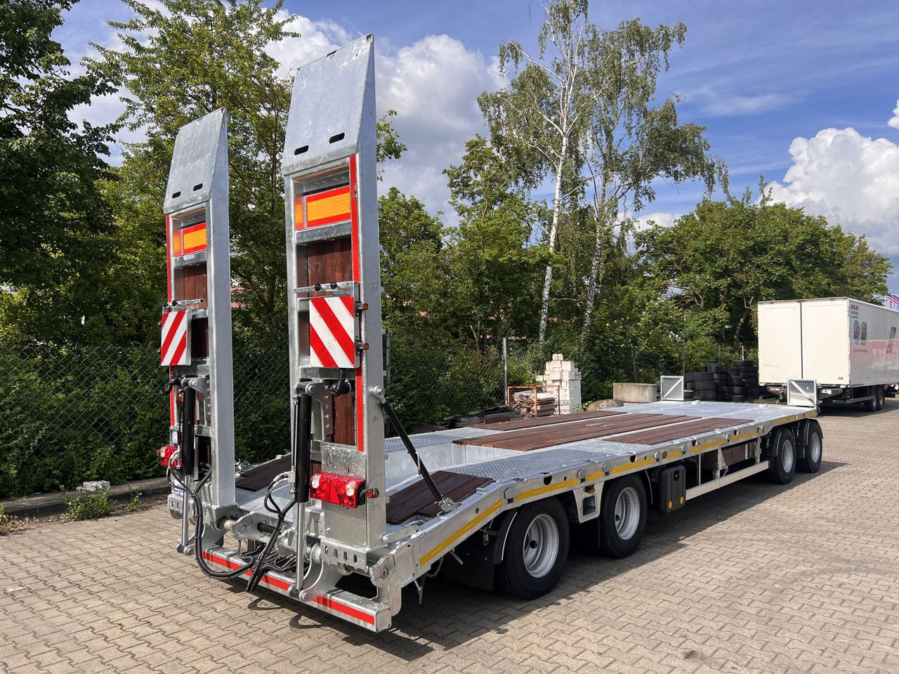 Möslein neuer 4 Achs Tieflader gerade hydraulischen Ram - Dieplader aanhangwagen: afbeelding 3 Möslein neuer 4 Achs Tieflader gerade hydraulischen Ram - Dieplader aanhangwagen: afbeelding 3