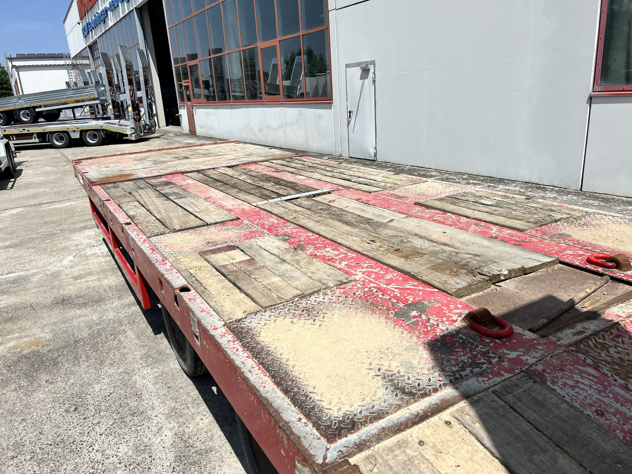 T3 3 Achs Tiefladeranhänger mit gerader Ladefläche - Dieplader aanhangwagen: afbeelding 4 T3 3 Achs Tiefladeranhänger mit gerader Ladefläche - Dieplader aanhangwagen: afbeelding 4