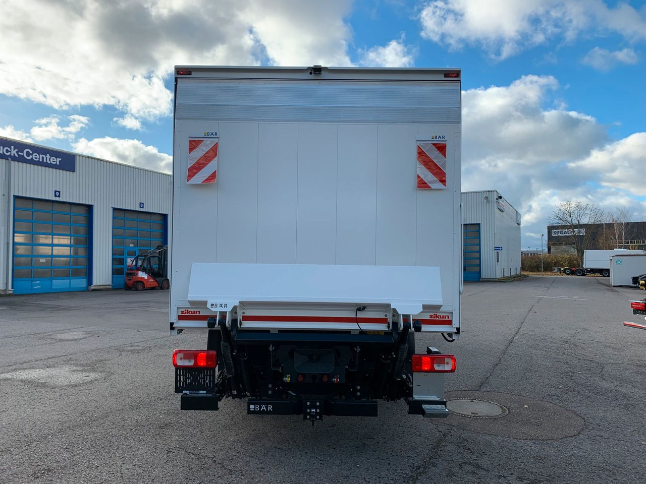 DAF FA XD 370 zikun Swing-Board-Aufbau - Drankenwagen vrachtwagen: afbeelding 5 DAF FA XD 370 zikun Swing-Board-Aufbau - Drankenwagen vrachtwagen: afbeelding 5