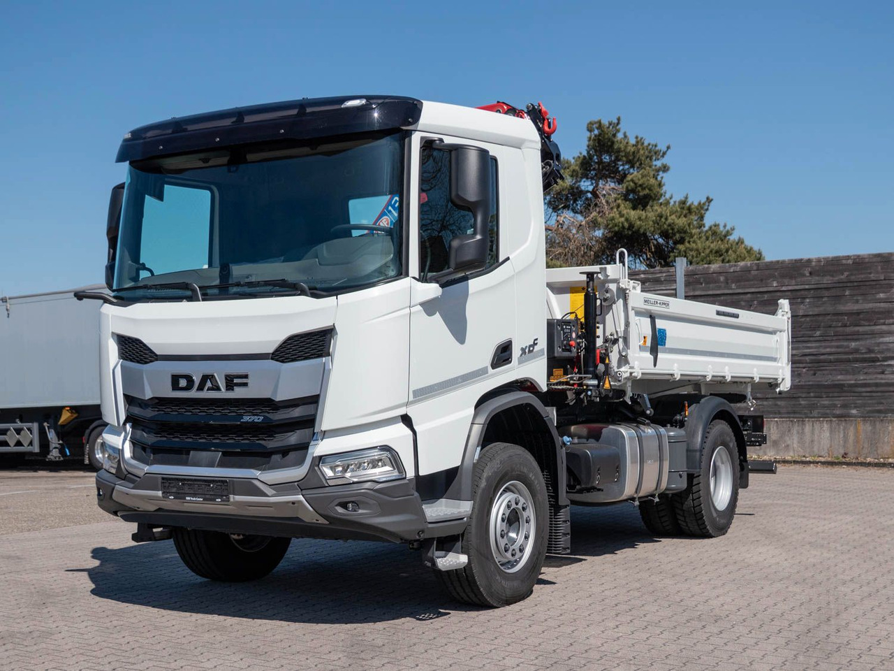 DAF FA XDC 370 Krankipper DAF XDC 370 FA Meiller Krankipper HMF - Kraanwagen, Kipper vrachtwagen: afbeelding 1 DAF FA XDC 370 Krankipper DAF XDC 370 FA Meiller Krankipper HMF - Kraanwagen, Kipper vrachtwagen: afbeelding 1