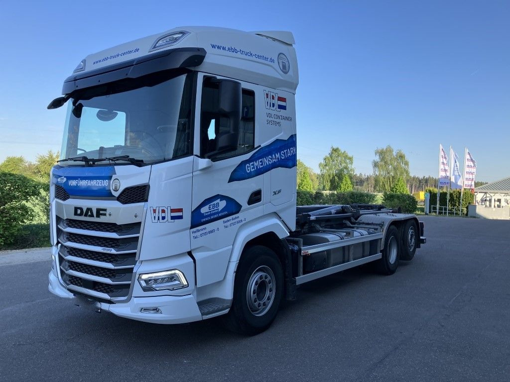 DAF FAN XF 480 mit VDL Abrollkipper DAF FAN XF 480 mit VDL Abrollkipper - Haakarmsysteem vrachtwagen: afbeelding 1 DAF FAN XF 480 mit VDL Abrollkipper DAF FAN XF 480 mit VDL Abrollkipper - Haakarmsysteem vrachtwagen: afbeelding 1