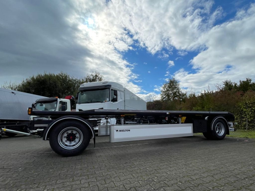 Wielton 2-Achs Außenroller-Abrollanhänger Wielton 2-Achs Außenroller-Abrollanhänger - Haakarm/ Portaalarm aanhanger: afbeelding 2 Wielton 2-Achs Außenroller-Abrollanhänger Wielton 2-Achs Außenroller-Abrollanhänger - Haakarm/ Portaalarm aanhanger: afbeelding 2