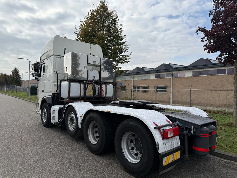 DAF XF 530 FTM 8X4 handgeschakeld 8-2018 retarder - Trekker: afbeelding 4 DAF XF 530 FTM 8X4 handgeschakeld 8-2018 retarder - Trekker: afbeelding 4