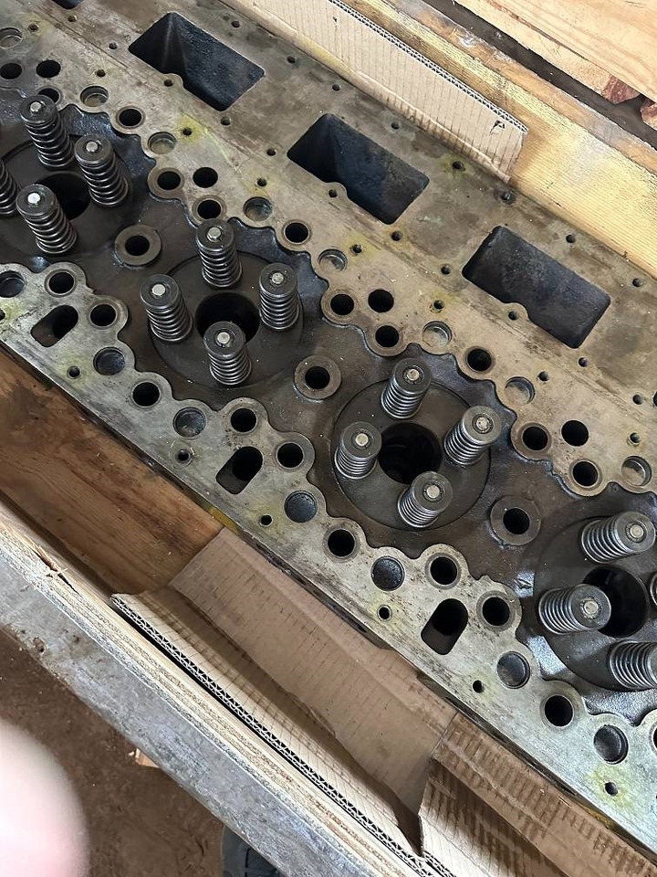 CAT 7N9532 7N-9532 cylinder head - Motor voor Bouwmachine: afbeelding 3 CAT 7N9532 7N-9532 cylinder head - Motor voor Bouwmachine: afbeelding 3