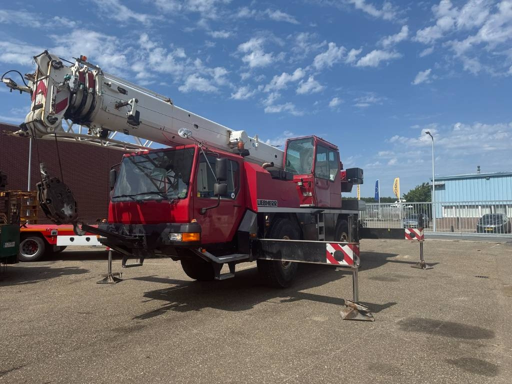 Liebherr LTM 1030-2.1 ( WITH JIB ) - Alle terrein kraan: afbeelding 1 Liebherr LTM 1030-2.1 ( WITH JIB ) - Alle terrein kraan: afbeelding 1