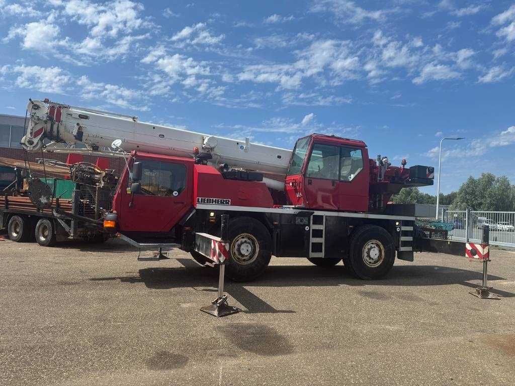 Liebherr LTM 1030-2.1 ( WITH JIB ) - Alle terrein kraan: afbeelding 2 Liebherr LTM 1030-2.1 ( WITH JIB ) - Alle terrein kraan: afbeelding 2