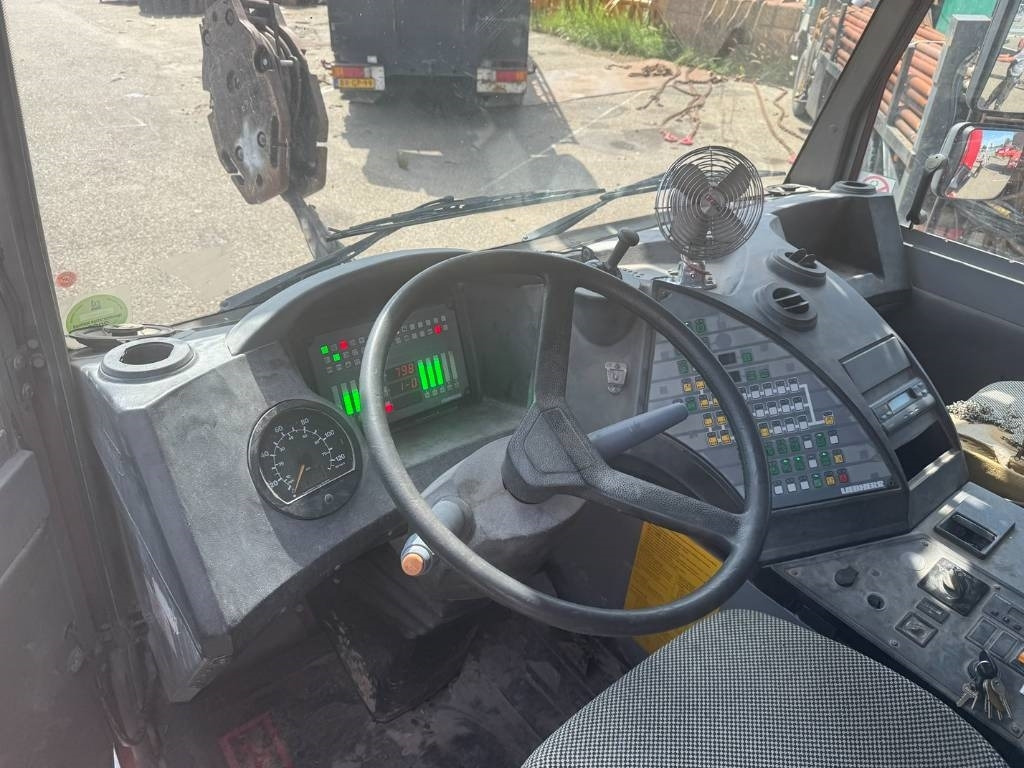 Alle terrein kraan Liebherr LTM 1030-2.1 ( WITH JIB ): afbeelding 14 Alle terrein kraan Liebherr LTM 1030-2.1 ( WITH JIB ): afbeelding 14