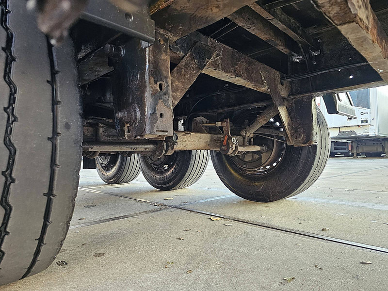 Gesloten oplegger Krone KLEIDERKOFFER: afbeelding 8 Gesloten oplegger Krone KLEIDERKOFFER: afbeelding 8